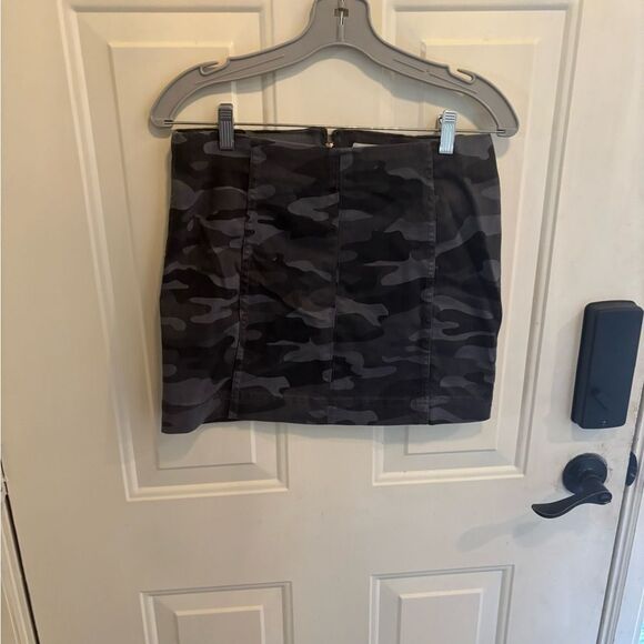 Jolt Gray Pencil Mini Skirt - Picture 2 of 4